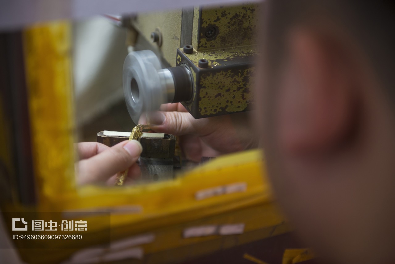 黄金首饰加工 从古老技艺到现代珠宝饰品的艺术蜕变