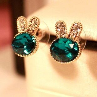 优雅与健康同行 欧美彩钻大宝石饰品与便捷艾灸器推荐